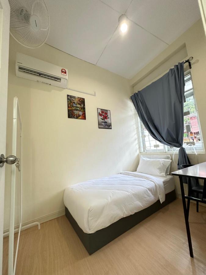 22A Hostel George Town Bagian luar foto