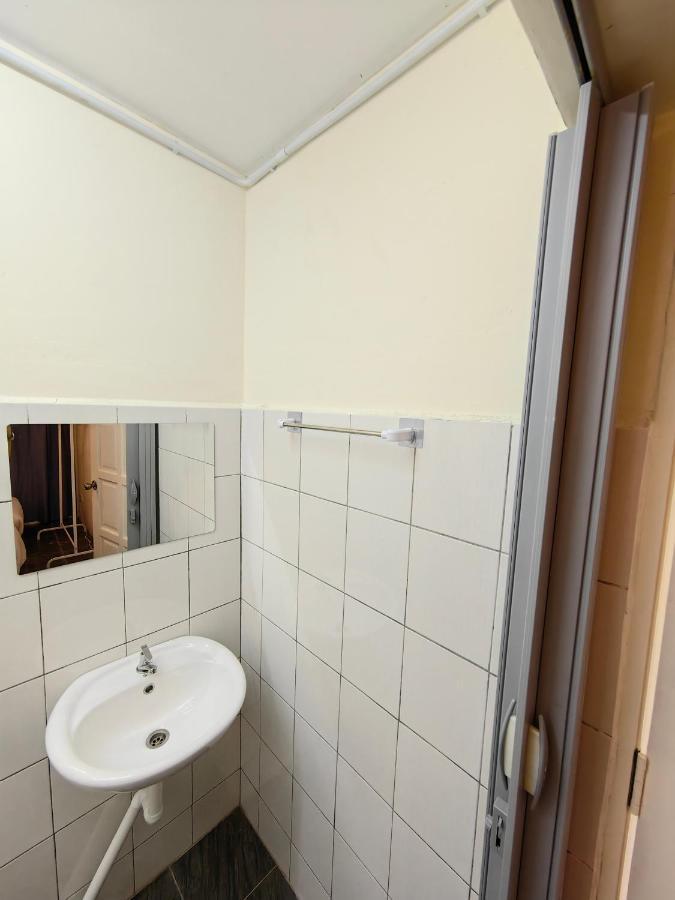 22A Hostel George Town Bagian luar foto