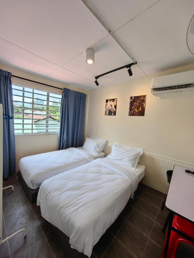 22A Hostel George Town Bagian luar foto
