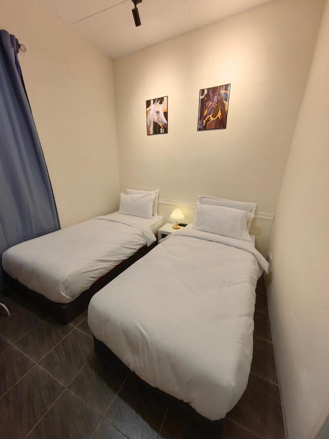 22A Hostel George Town Bagian luar foto