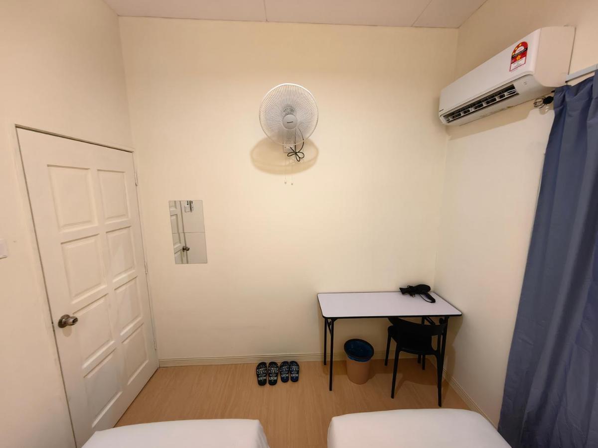 22A Hostel George Town Bagian luar foto